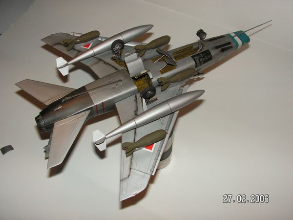 F-100 Maket 6